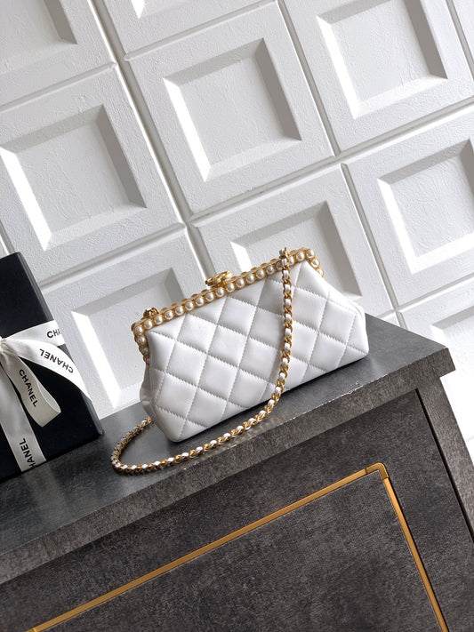 Chanel 2026 Pearl Clutch White Gold Lambskin 321881