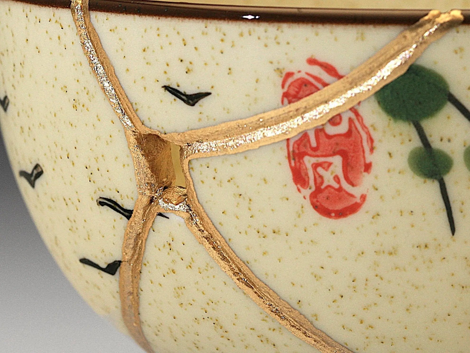 Medium Beige Kintsugi Bowl with Images