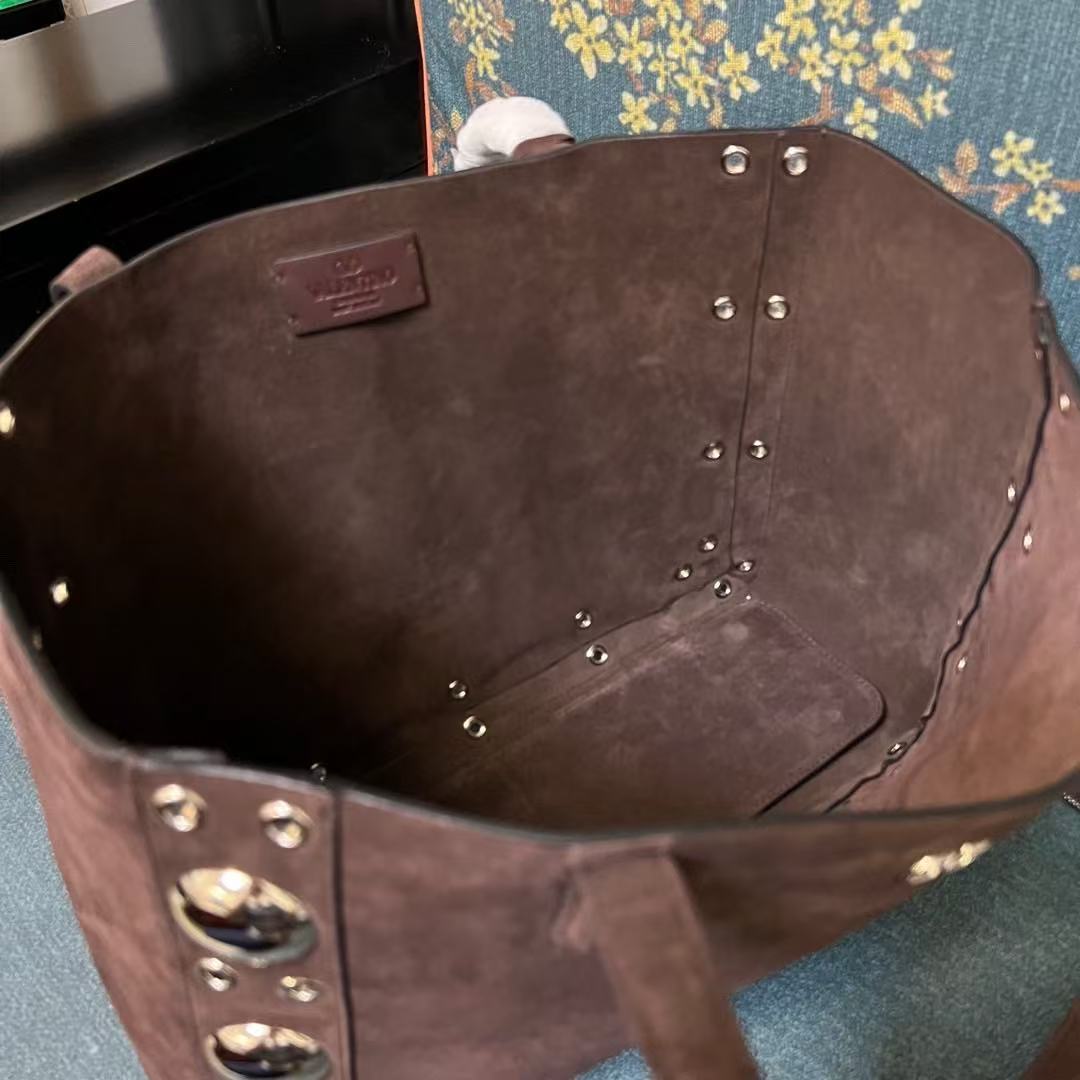Valentino Garavani NellcÃ´te Suede Shopping Bag