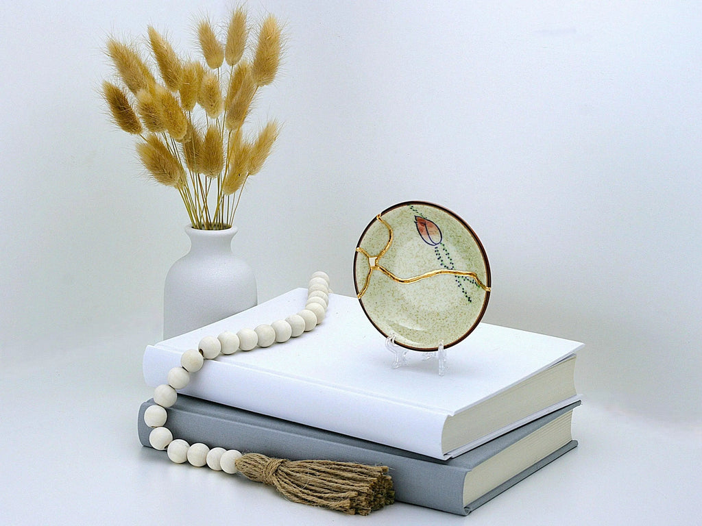 Small Beige Kintsugi Plate with Rose Image