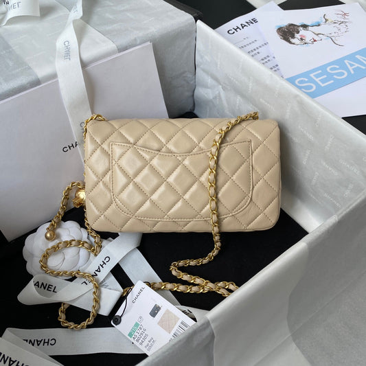 Classic Mini Flap Bag 20cm Beige Lambskin Gold Hardware
