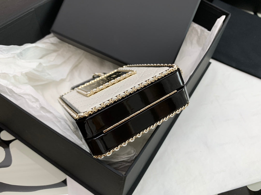 CC N5 Perfume Bottle Bag White Quited Lambskin