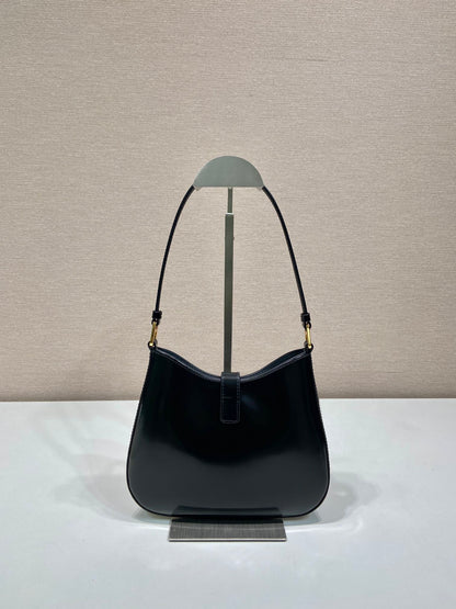 CLEO SHOULDER BAG 22 IN BLACK BRUSHED LAMBSKIN WITH CLASP CLOSURE