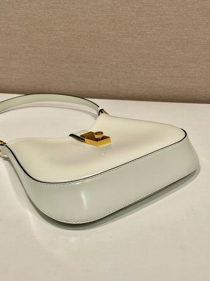 CLEO SHOULDER BAG 22 IN WHITE BRUSHED LAMBSKIN WITH CLASP CLOSURE