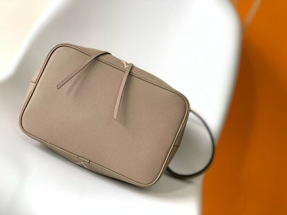 LV NÃ©oNoÃ© Bucket Bag 26cm Beige White Embossed Grained Cowhide