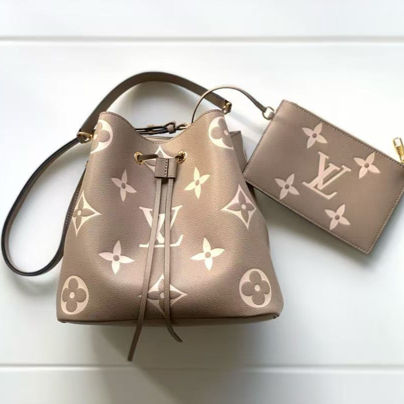 LV NÃ©oNoÃ© Bucket Bag 26cm Beige White Embossed Grained Cowhide