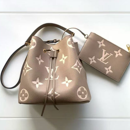 LV NÃ©oNoÃ© Bucket Bag 26cm Beige White Embossed Grained Cowhide