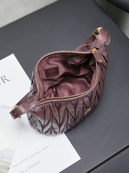 Miu MatelassÃ© Pouch Bag 23cm Chocolate Leather