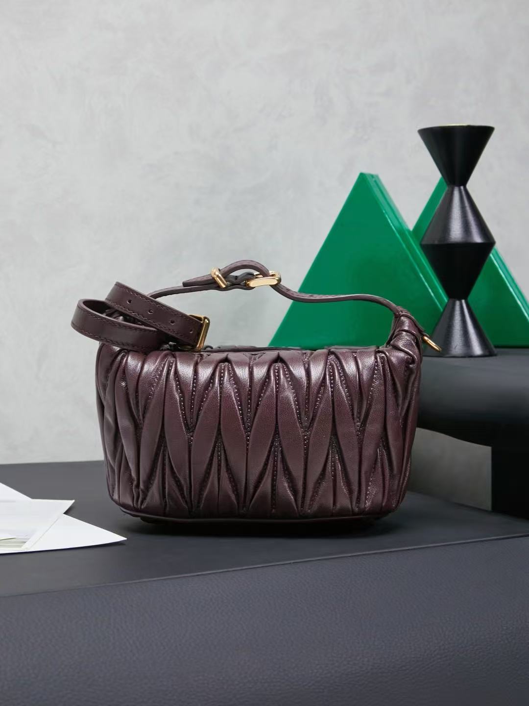 Miu MatelassÃ© Pouch Bag 23cm Chocolate Leather