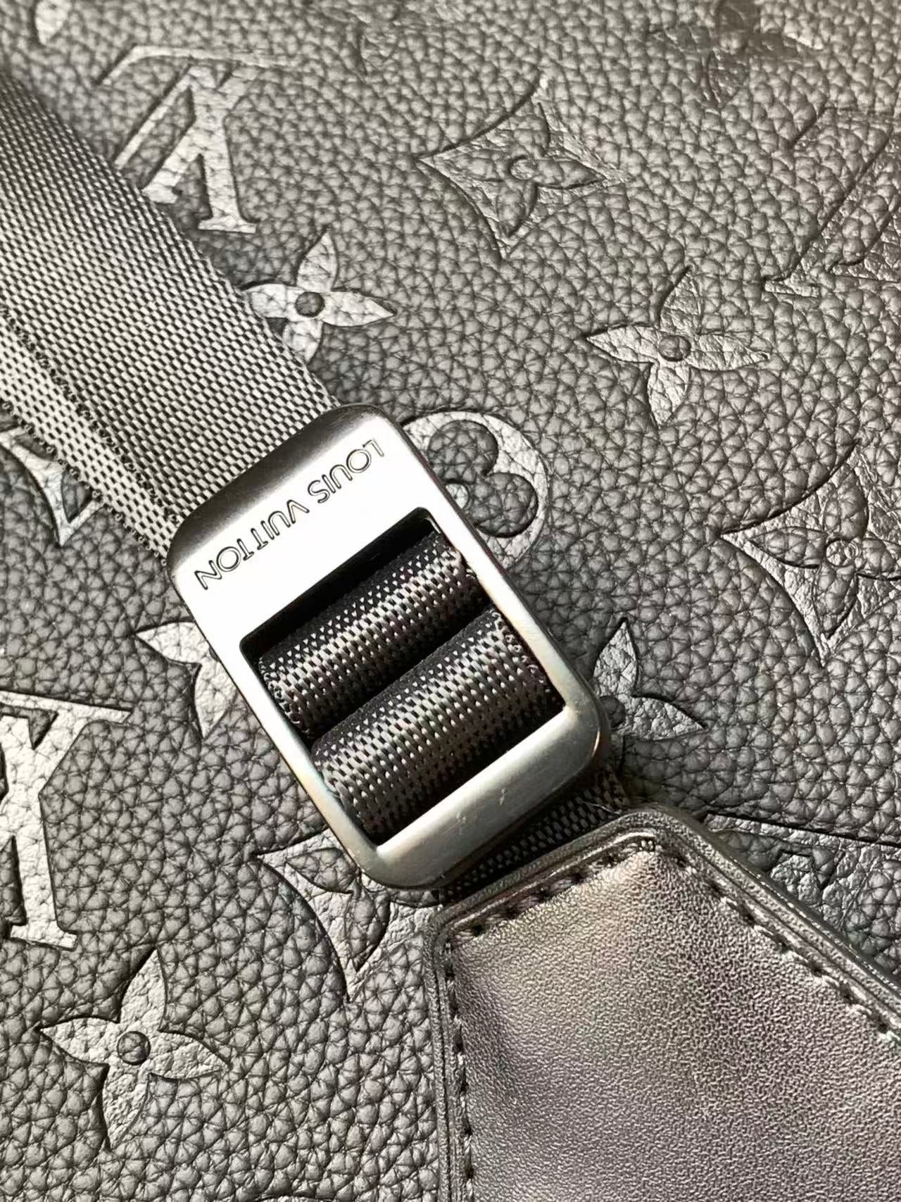 LV M55699 Christopher MM Backpack Black Cowhide