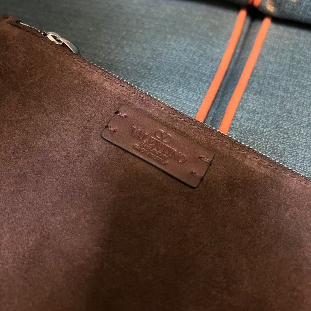 Valentino Garavani NellcÃ´te Suede Shopping Bag
