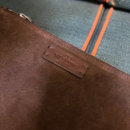 Valentino Garavani NellcÃ´te Suede Shopping Bag