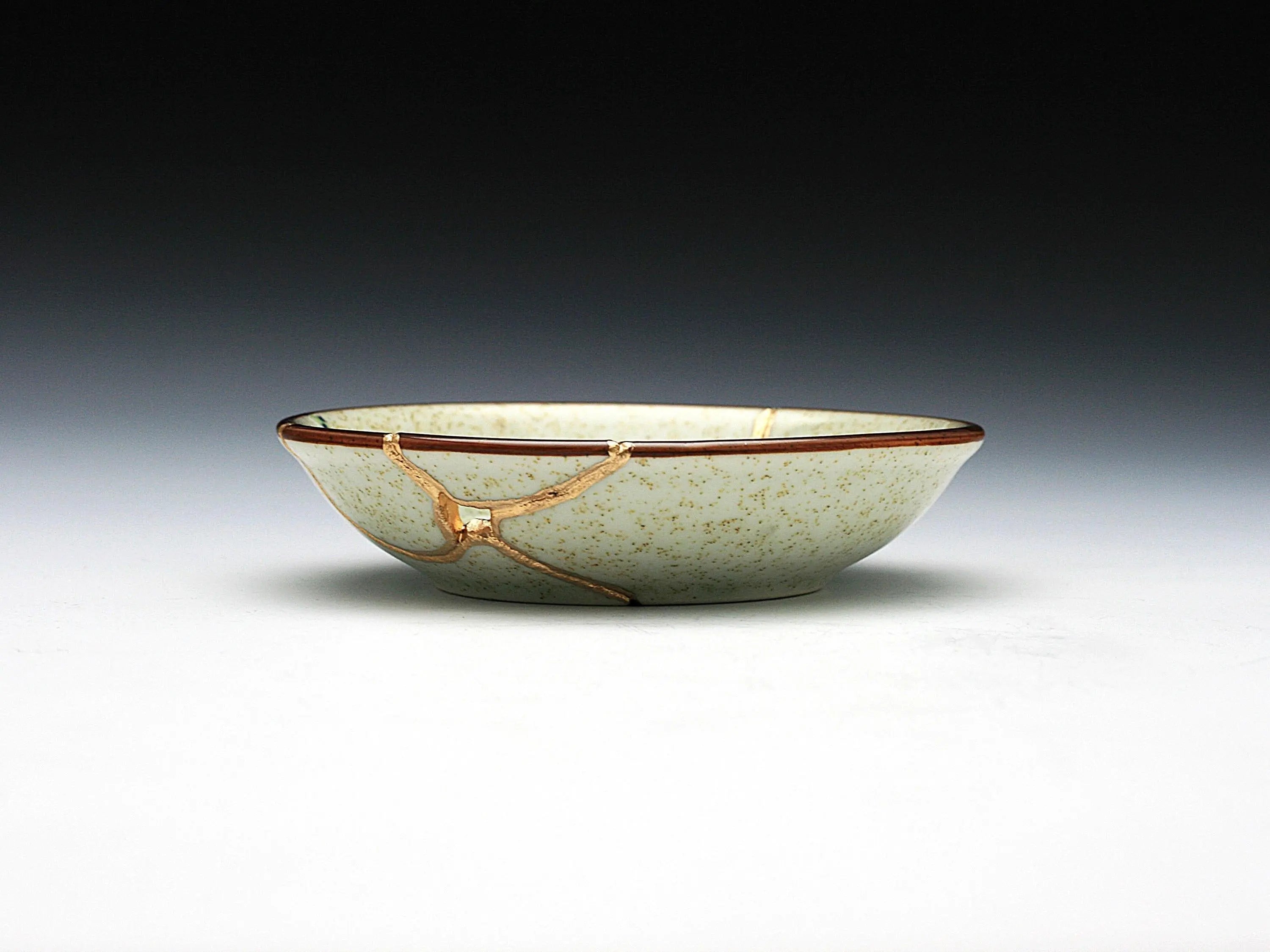 Small Beige Kintsugi Plate with Rose Image