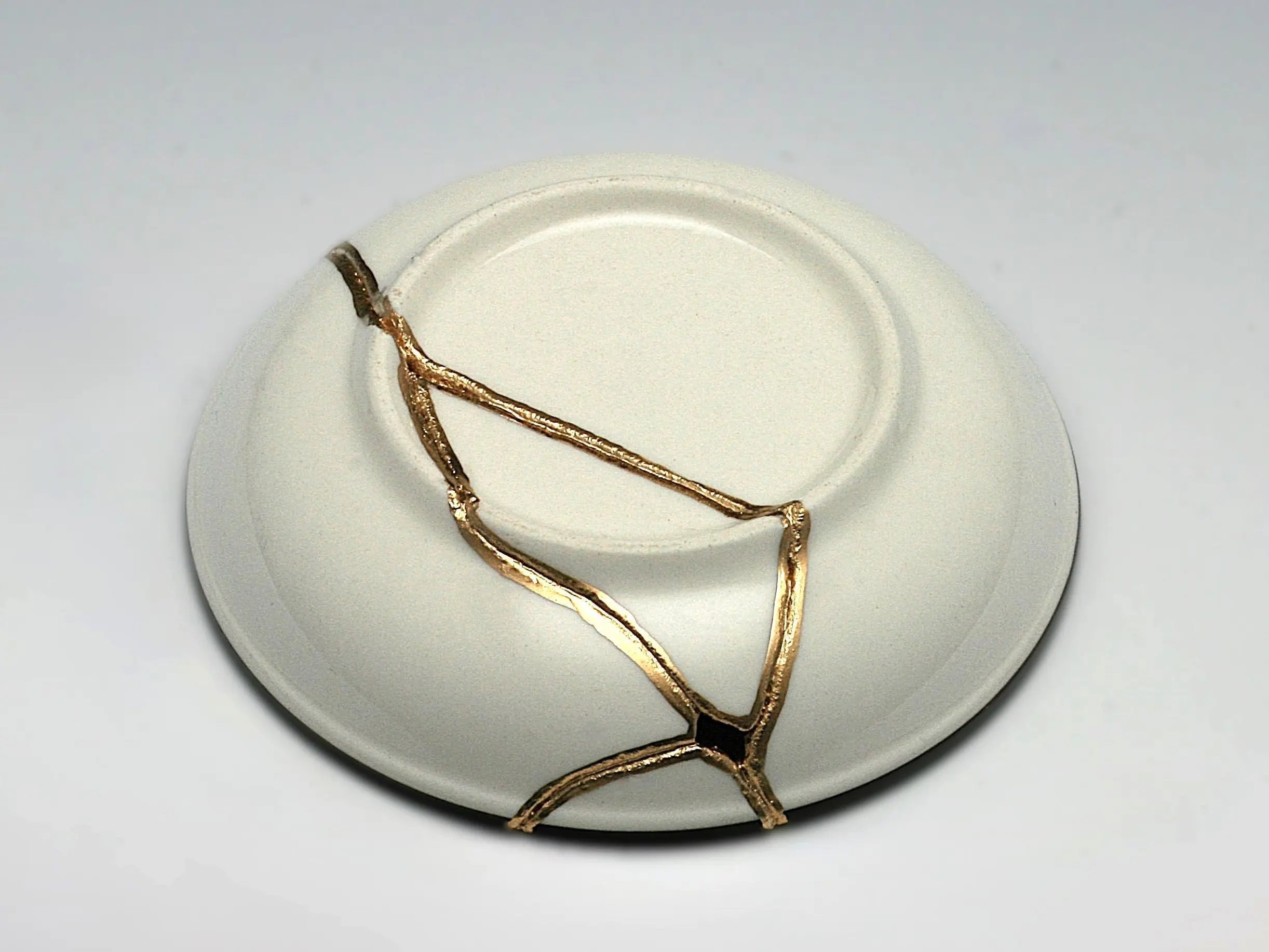 Small Blue and White Kintsugi Plate with Leaves and Swirl