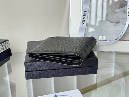 Pra 2M0513 Logo-Debossed Wallet 11cm Black lychee-grained cowhide