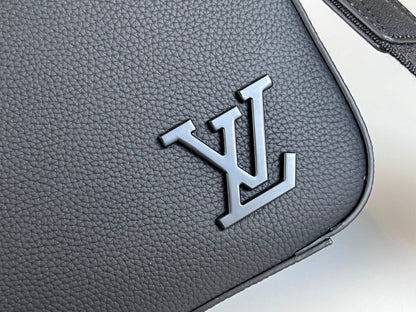 LV Pilot Briefcase 39cm Black Cowhide 257876