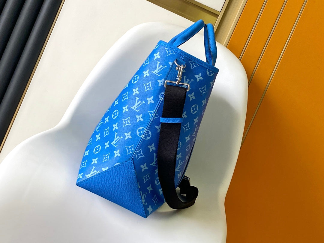LV The Weekend Tote Bag 43cm Blue Monogram Canvas & TaÃ¯ga Leather