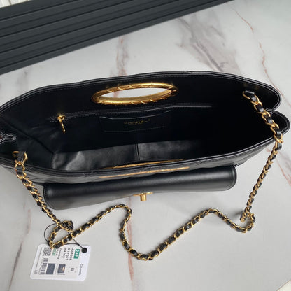CLUTCH 34 IN BLACK SHEEPSKIN GOLD HARDWARE