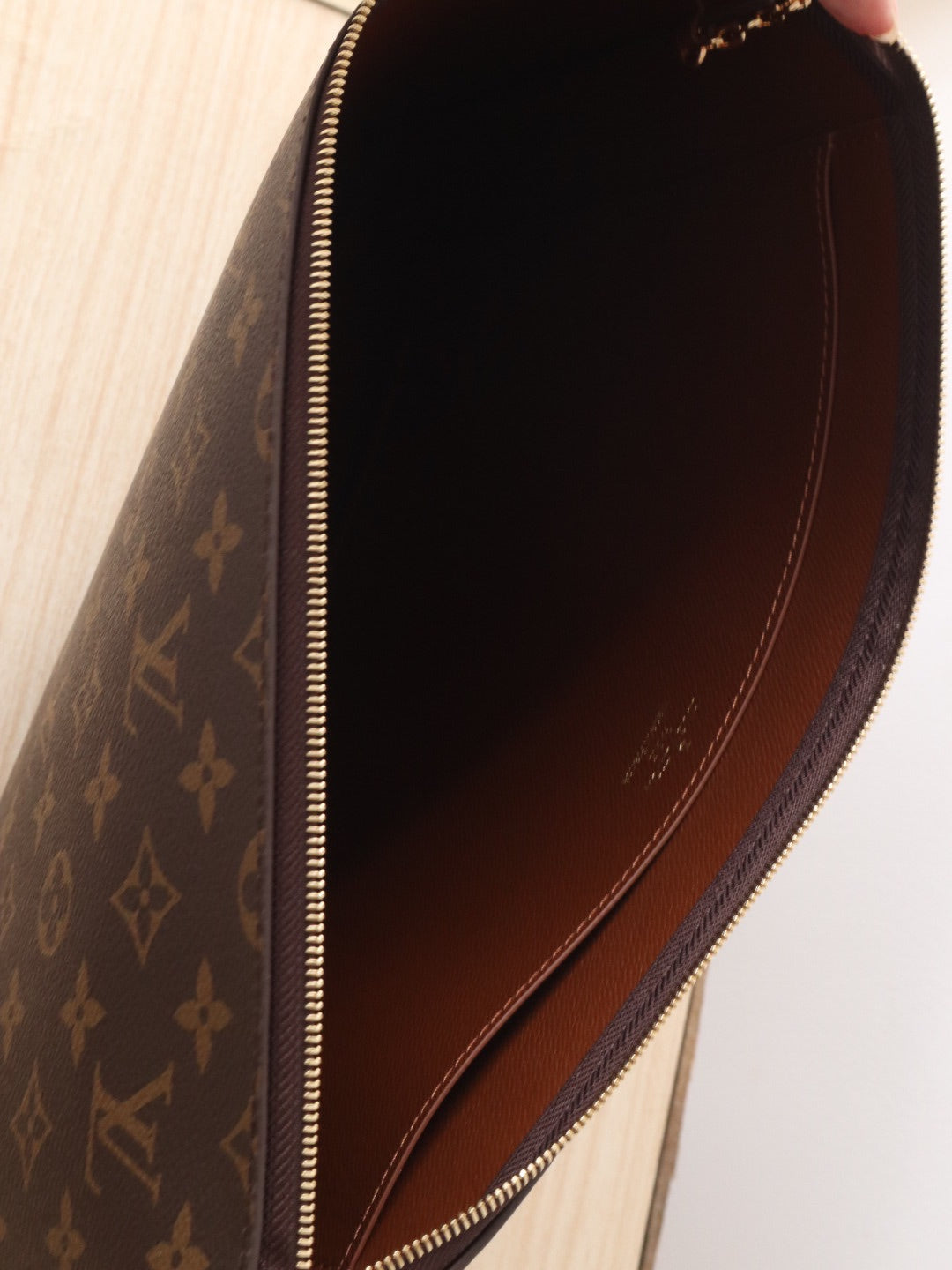 LV Pochette ClÃ©s 33cm Brown Monogram Canvas GHW