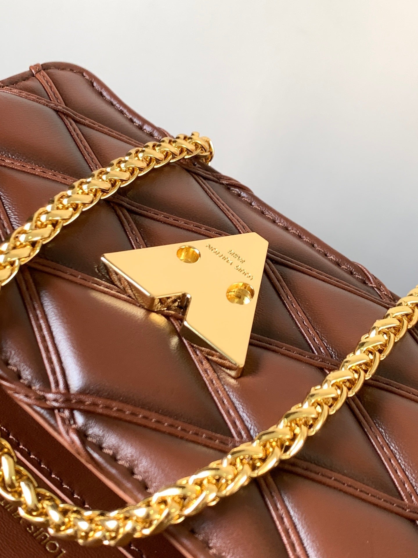LV WOC Go-14 20cm Brown Sheepskin GHW