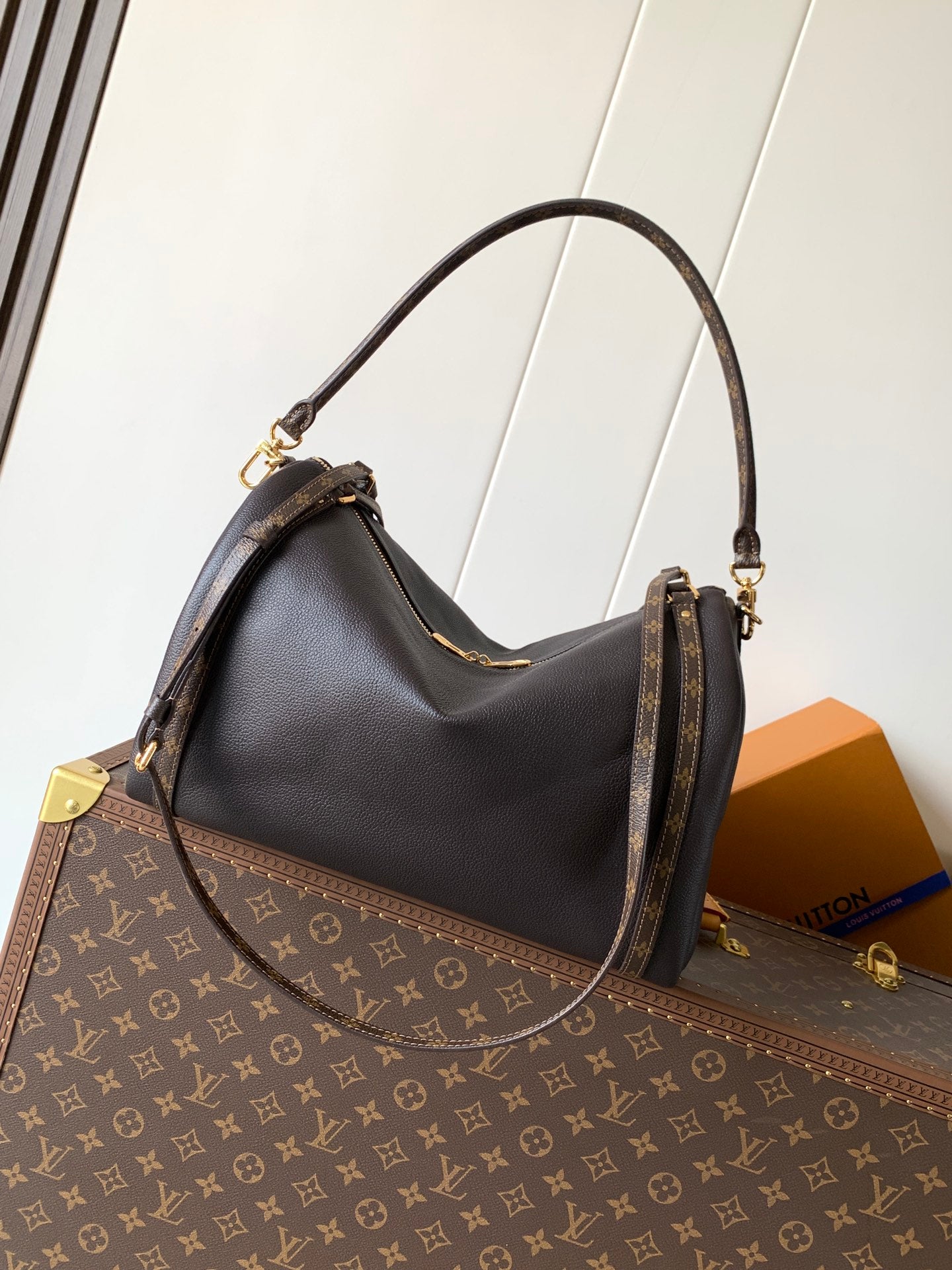 LV M26359 Express MM Handbag 36cm Brown Cowhide GHW