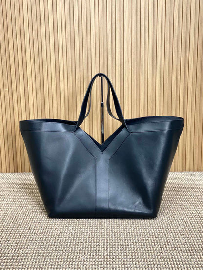 Y TOTE BAG 39 IN BLACK CALFSKIN