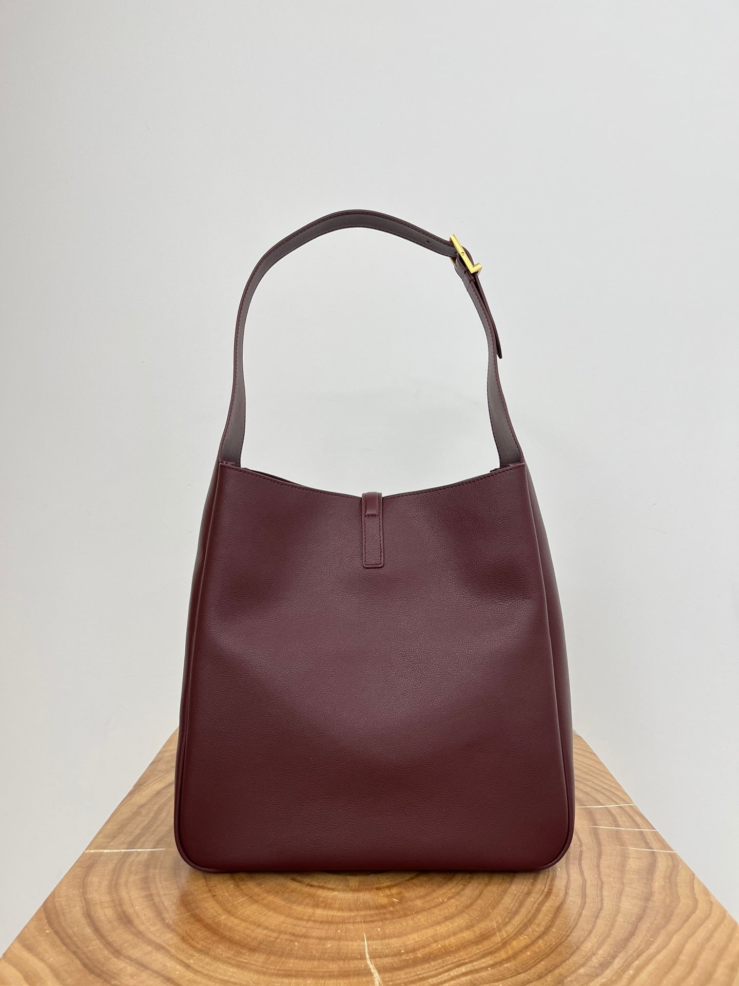 LE 5 _ 7 LARGE SUPPLE 31 IN WINE RED GRAINED CALFSKIN