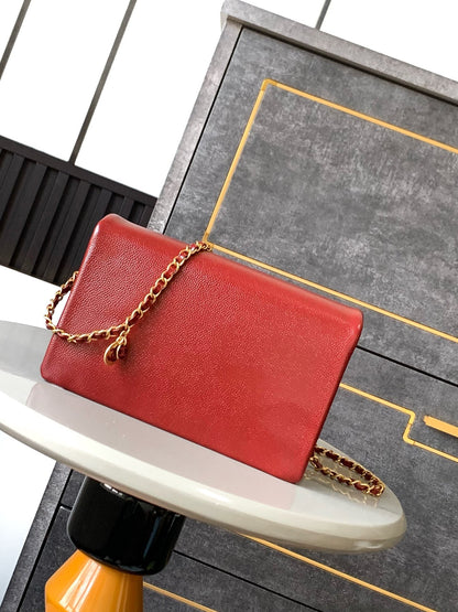 CLASSIC FLAP BAG 22 IN APPLE RED CALFSKIN GOLD HARDWARE